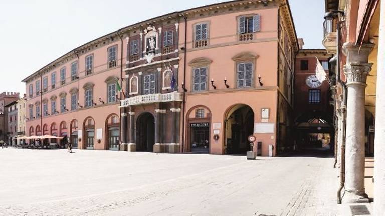 L'opposizione a Imola chiede al M5s di ridurre i costi della politica promessi prima del voto L'opposizione a Imola chiede al M5s di ridurre i costi della politica promessi prima del voto