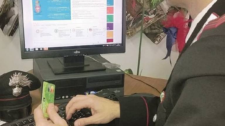 Case fantasma per le vacanze a Riccione e Cattolica. In 30 restano con le valigie in mano Case fantasma per le vacanze a Riccione e Cattolica. In 30 restano con le valigie in mano