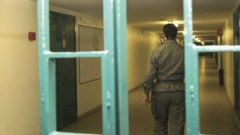 Rimini, via il permesso di soggiorno al nonno in cella per stupro Rimini, via il permesso di soggiorno al nonno in cella per stupro