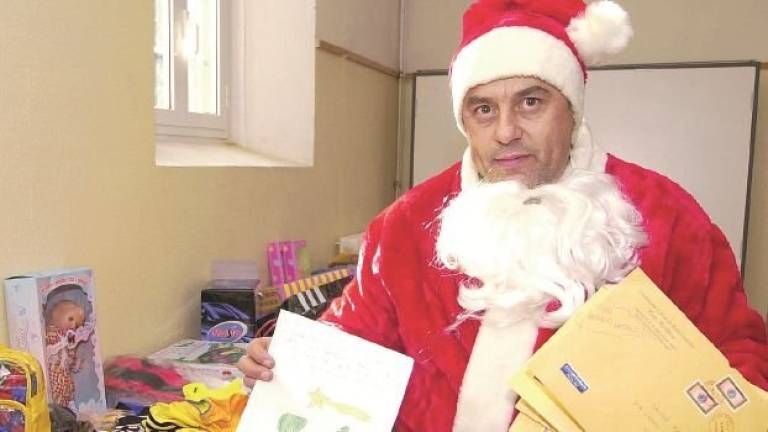 Riparte da Forlì il Babbo Natale che visita i bambini ammalati Riparte da Forlì il Babbo Natale che visita i bambini ammalati