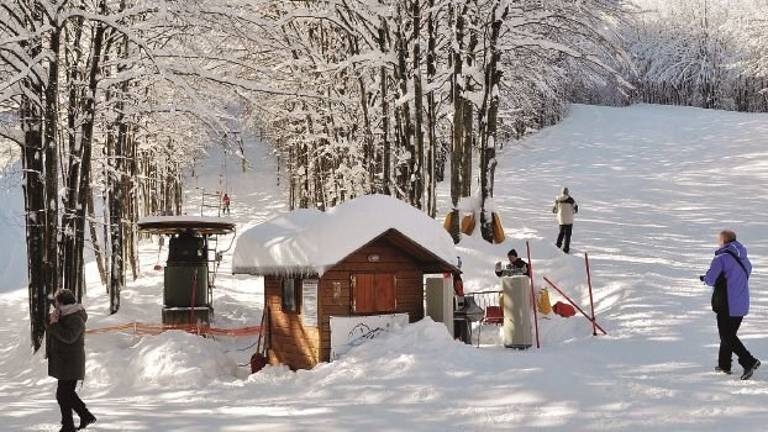 Neve a Campigna, festa degli appassionati di sci Neve a Campigna, festa degli appassionati di sci
