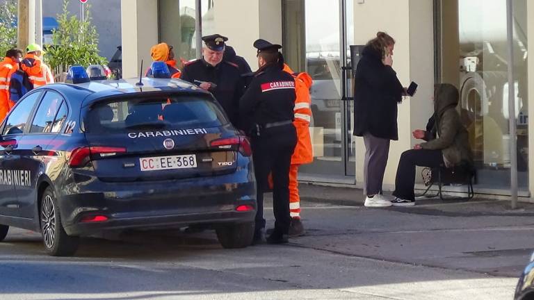 Castel Bolognese, bimbo di 2 anni si sporge dalla finestra e precipita nel vuoto da un'altezza di tre metri Castel Bolognese, bimbo di 2 anni si sporge dalla finestra e precipita nel vuoto da un'altezza di tre metri