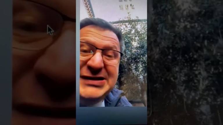 Gold Globe a Laura Pausini, il parroco di Solarolo suona le campane Gold Globe a Laura Pausini, il parroco di Solarolo suona le campane