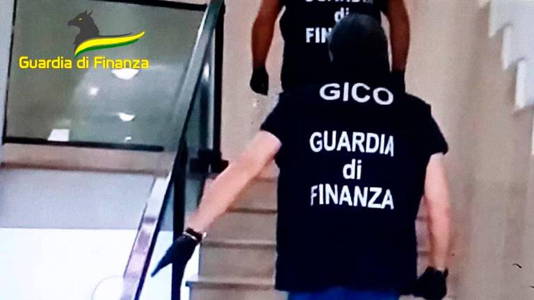 La Finanza sgomina la banda dello spaccio nel carcere di Salerno: misure cautelari anche a Forlì La Finanza sgomina la banda dello spaccio nel carcere di Salerno: misure cautelari anche a Forlì