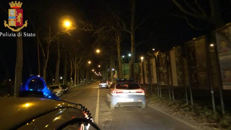 Cesena, ruba al distributore: il gestore insegue il ladro e lo fa arrestare Cesena, ruba al distributore: il gestore insegue il ladro e lo fa arrestare