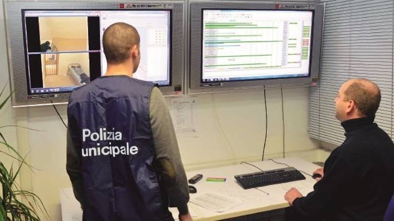 Hotel fantasma, a Rimini in arrivo altri 26 clienti, bloccate 15mila pagine sui siti internet Hotel fantasma, a Rimini in arrivo altri 26 clienti, bloccate 15mila pagine sui siti internet