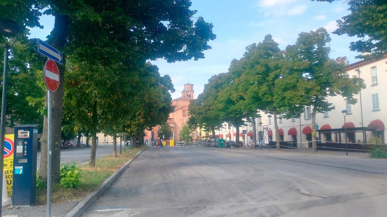 Imola, piazzale Bianconcini riapre oggi in anticipo Imola, piazzale Bianconcini riapre oggi in anticipo