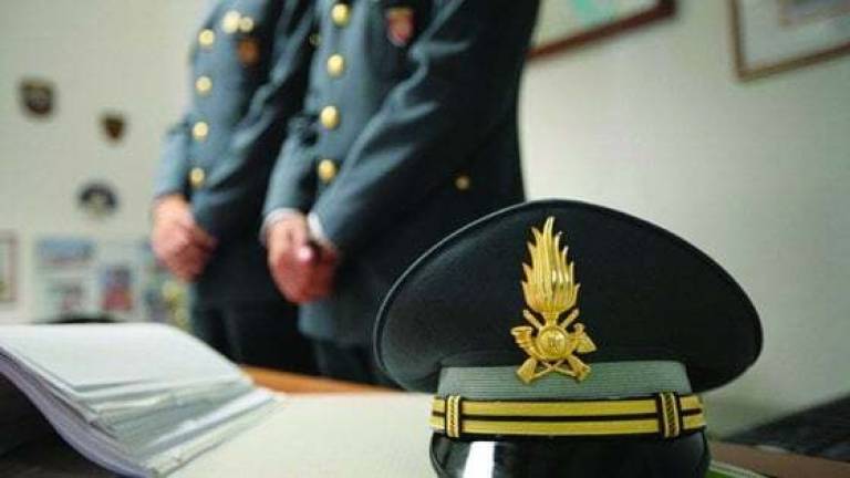 Castel San Pietro. La Finanza scova 20 furbetti dei buoni spesa Castel San Pietro. La Finanza scova 20 furbetti dei buoni spesa