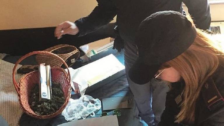 Trovato con la droga a Rimini, si difende: Non spaccio, sono malato e la come terapia Trovato con la droga a Rimini, si difende: Non spaccio, sono malato e la come terapia