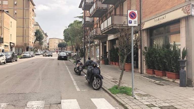 Via IX Febbraio: segnalazioni da anni per la strada pericolosa Via IX Febbraio: segnalazioni da anni per la strada pericolosa