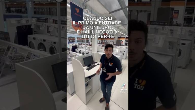 Forlì, Unieuro su TikTok: la campagna Il Commesso è la migliore d'Europa VIDEO Forlì, Unieuro su TikTok: la campagna Il Commesso è la migliore d'Europa VIDEO