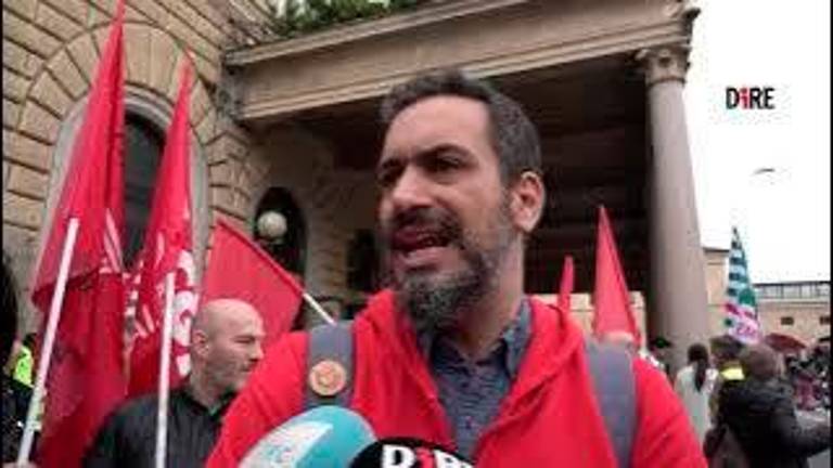 Sciopero dei treni: “Carovita e aggressioni, i ferrovieri se ne vanno” VIDEO Sciopero dei treni: “Carovita e aggressioni, i ferrovieri se ne vanno” VIDEO