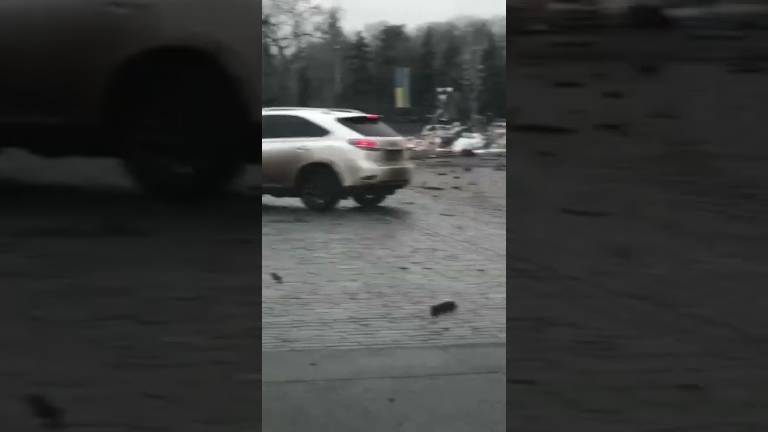 Guerra in Ucraina, un missile centra la sede del Governo a Kharkiv Guerra in Ucraina, un missile centra la sede del Governo a Kharkiv