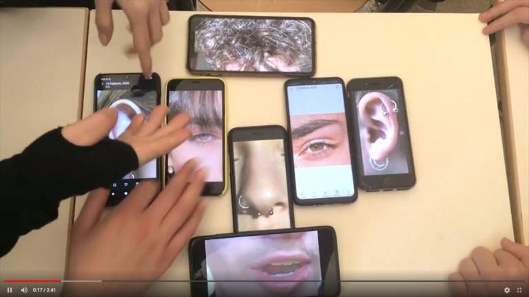 Rimini: gli studenti si ribellano al cyberbullismo. VIDEO Rimini: gli studenti si ribellano al cyberbullismo. VIDEO