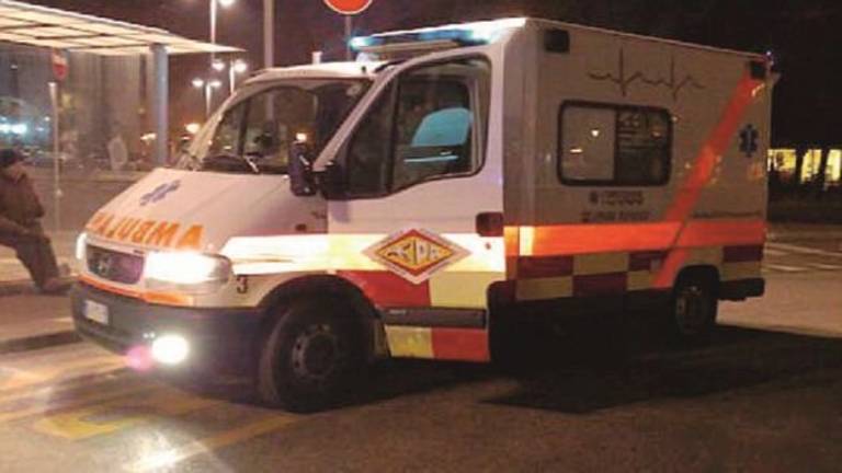 Pubblica assistenza, l’accordo tarda: code di 12 ore per un’ambulanza Pubblica assistenza, l’accordo tarda: code di 12 ore per un’ambulanza