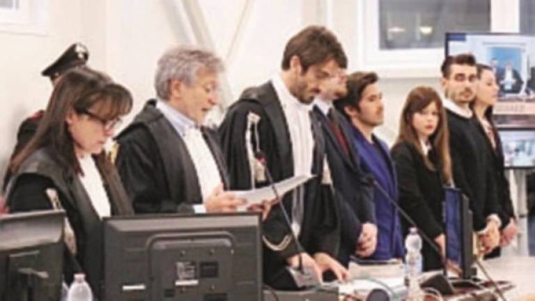 Processo Aemilia, barista di Riccione condannato a 37 anni, assolti i tre riminesi Processo Aemilia, barista di Riccione condannato a 37 anni, assolti i tre riminesi