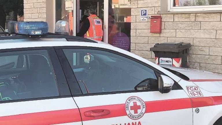 Cesena, dopo l'autopsia, oggi il funerale della neonata morta nel sonno Cesena, dopo l'autopsia, oggi il funerale della neonata morta nel sonno