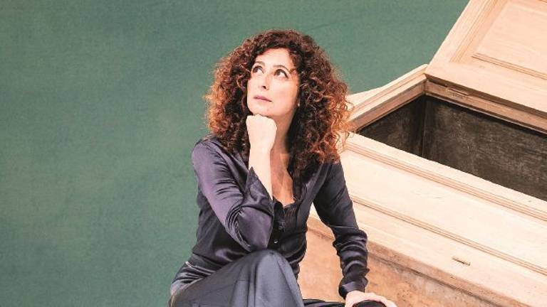 Teresa Mannino a Faenza «Come salvare l’ambiente? Aiuterebbe tornare a essere umani» Teresa Mannino a Faenza «Come salvare l’ambiente? Aiuterebbe tornare a essere umani»