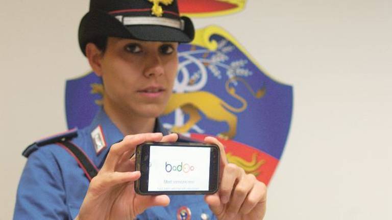 Lo conosce su un sito di incontri poi si ritrova una pistola alla tempia Lo conosce su un sito di incontri poi si ritrova una pistola alla tempia
