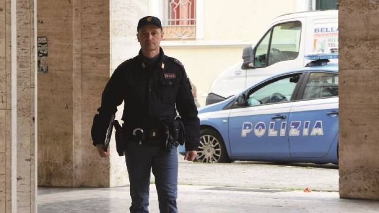 Ferisce l’amante con un coltello e poi gli distrugge l’automobile Ferisce l’amante con un coltello e poi gli distrugge l’automobile