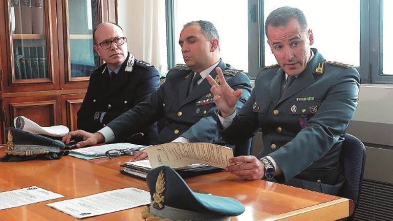 Soldi rubati agli spacciatori e prove distrutte, vigili arrestati Soldi rubati agli spacciatori e prove distrutte, vigili arrestati