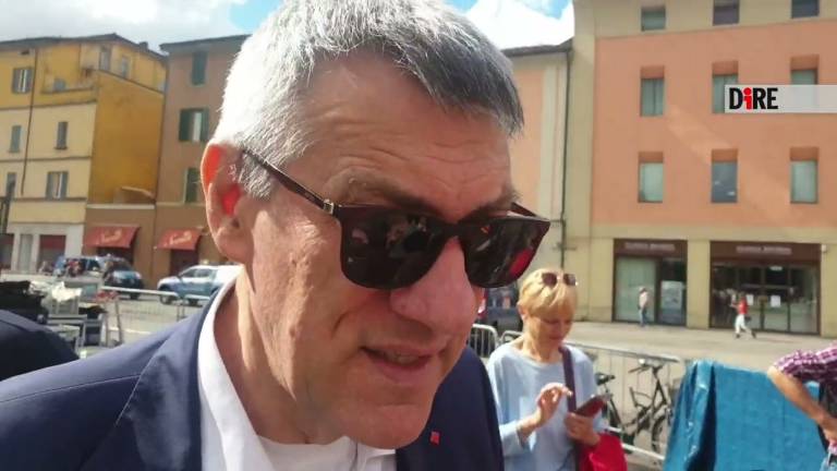 Stop alle auto a benzina e diesel dal 2035. Landini: Cambierà tutto VIDEO Stop alle auto a benzina e diesel dal 2035. Landini: Cambierà tutto VIDEO