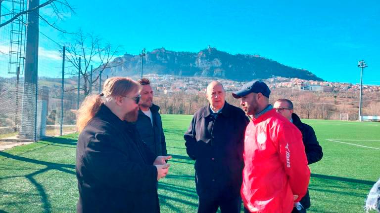 A sinistra, il nuovo proprietario Montanari con il tecnico Cassani A sinistra, il nuovo proprietario Montanari con il tecnico Cassani