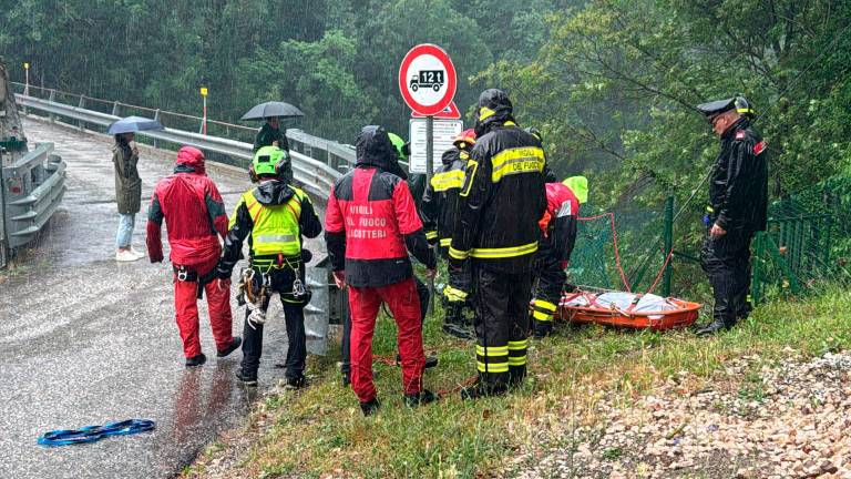 Recuperato un cadavere nella diga di Quarto - VIDEO Recuperato un cadavere nella diga di Quarto - VIDEO