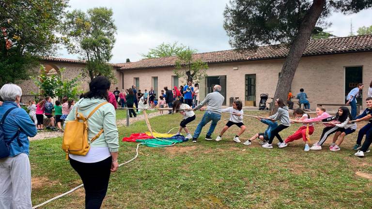 Rimini, il vescovo istruttore di basket alle “OIimpiadi diocesane dello Sport” - Gallery Rimini, il vescovo istruttore di basket alle “OIimpiadi diocesane dello Sport” - Gallery