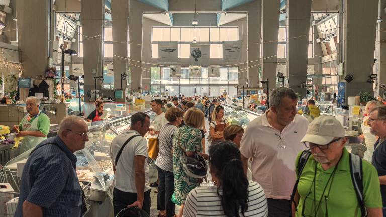 L’interno del Mercato coperto di Rimini L’interno del Mercato coperto di Rimini