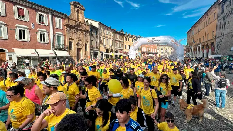 La partenza di ieri in piazza del Popolo La partenza di ieri in piazza del Popolo