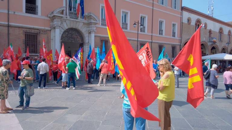 Ravenna, i sindacati in piazza: “Riaprire il tavolo della sicurezza sul lavoro” VIDEO Ravenna, i sindacati in piazza: “Riaprire il tavolo della sicurezza sul lavoro” VIDEO