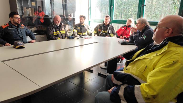 “Sversamento di gasolio e disastro ecologico a Rimini”: il video dell’esercitazione VIDEO GALLERY “Sversamento di gasolio e disastro ecologico a Rimini”: il video dell’esercitazione VIDEO GALLERY