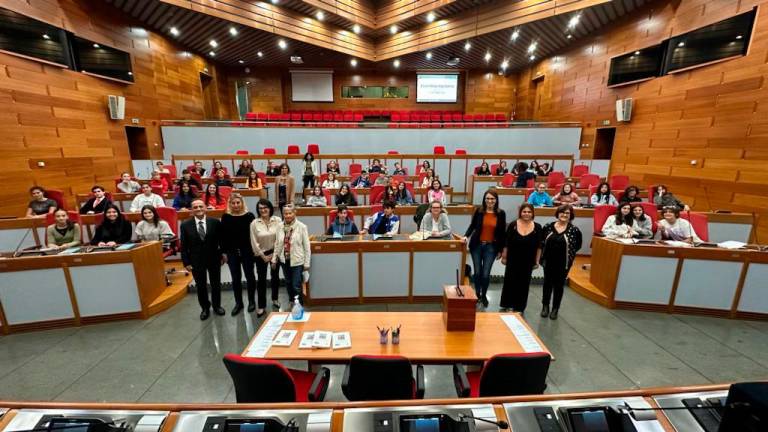 Rimini, i ragazzi della “Dante Alighieri” in visita alla sede della Regione - Gallery Rimini, i ragazzi della “Dante Alighieri” in visita alla sede della Regione - Gallery