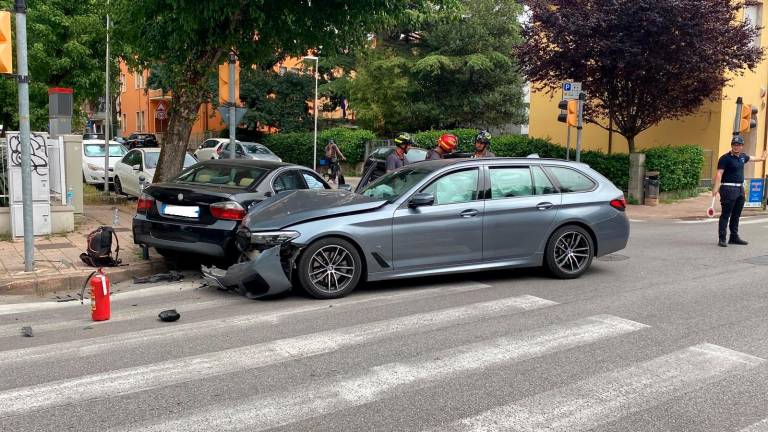 Cesena, incidente in via Curiel, in due all’ospedale VIDEO Cesena, incidente in via Curiel, in due all’ospedale VIDEO