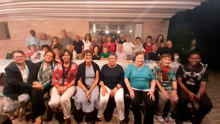 L’intera equipe che ha operato in Caritas a Gambettola nel 2023 L’intera equipe che ha operato in Caritas a Gambettola nel 2023