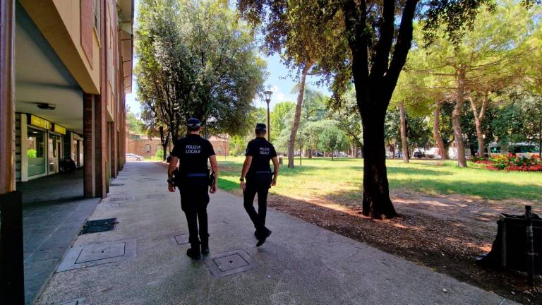 Ravenna, controlli agli Speyer: in un mese 24 denunce e 88 multe dalla polizia locale Ravenna, controlli agli Speyer: in un mese 24 denunce e 88 multe dalla polizia locale