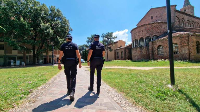 Ravenna, controlli agli Speyer: in un mese 24 denunce e 88 multe dalla polizia locale Ravenna, controlli agli Speyer: in un mese 24 denunce e 88 multe dalla polizia locale