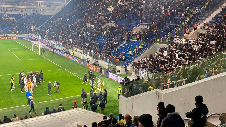 L’atto d’amore dei tifosi del Cesena: cori e applausi alla squadra dopo il 6-1 di Bergamo VIDEO L’atto d’amore dei tifosi del Cesena: cori e applausi alla squadra dopo il 6-1 di Bergamo VIDEO