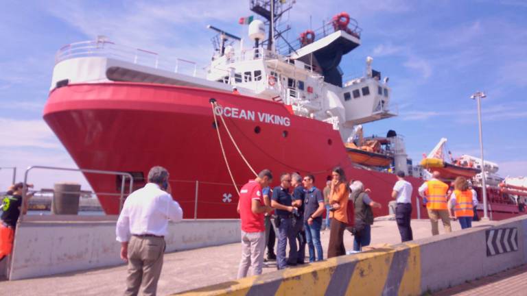 Ravenna, sbarcata la Ocean Viking con 16 migranti GALLERY Ravenna, sbarcata la Ocean Viking con 16 migranti GALLERY