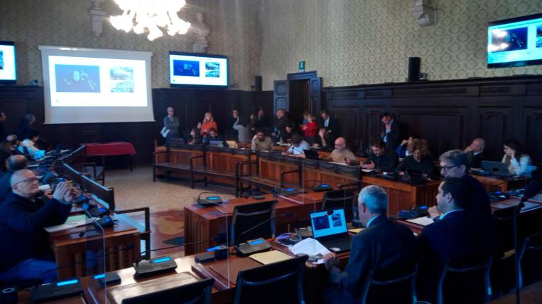 Rigassificatore a Ravenna, un miliardo di investimenti, trecento milioni ad aziende locali - VIDEO GALLERY Rigassificatore a Ravenna, un miliardo di investimenti, trecento milioni ad aziende locali - VIDEO GALLERY