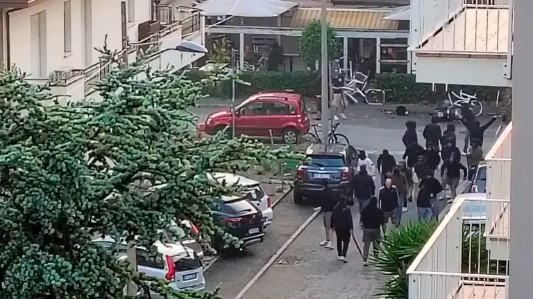 Porte chiuse al derby di basket Forlì-Rimini, il presidente della Lega Pallacanestro protesta: “Chiedo un incontro con il presidente dell’Osservatorio” Porte chiuse al derby di basket Forlì-Rimini, il presidente della Lega Pallacanestro protesta: “Chiedo un incontro con il presidente dell’Osservatorio”