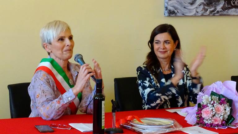 La sindaca Mirna Cecchini con Laura Boldrini La sindaca Mirna Cecchini con Laura Boldrini