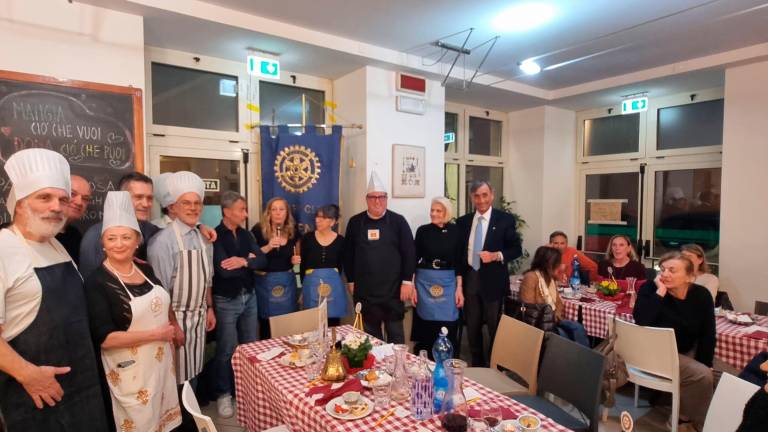 Cesena, “Chef per caso”: i soci Rotary ai fornelli per beneficenza alle Cucine Popolari Cesena, “Chef per caso”: i soci Rotary ai fornelli per beneficenza alle Cucine Popolari