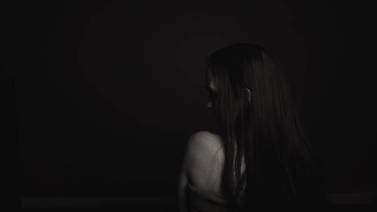 Novafeltria, schiaffi e minacce alla moglie davanti alla figlia: scatta l'arresto Novafeltria, schiaffi e minacce alla moglie davanti alla figlia: scatta l'arresto