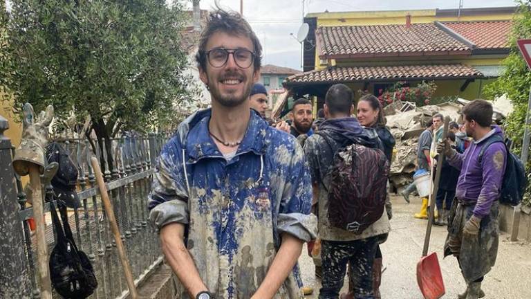 Da Vicenza a Cesena come volontario. Ma al rientro l'angelo del fango viene licenziato Da Vicenza a Cesena come volontario. Ma al rientro l'angelo del fango viene licenziato
