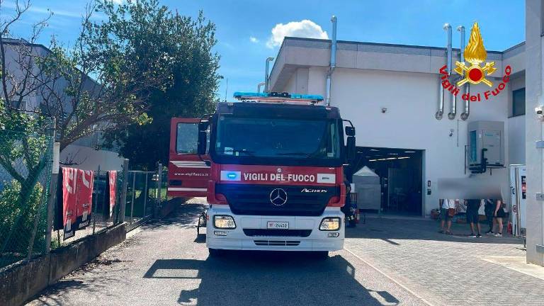 Forlì, principio d’incendio in un’azienda di lavorazione metalli: pronto intervento dei Vigili del Fuoco Forlì, principio d’incendio in un’azienda di lavorazione metalli: pronto intervento dei Vigili del Fuoco