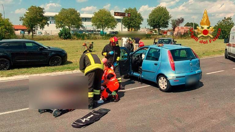 Forlì. Scontro tra due auto in via Dragoni Forlì. Scontro tra due auto in via Dragoni