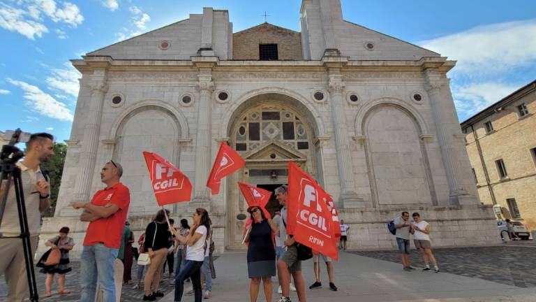 Rimini, la protesta degli educatori scolastici: Vogliamo una retribuzione adeguata - Gallery Rimini, la protesta degli educatori scolastici: Vogliamo una retribuzione adeguata - Gallery