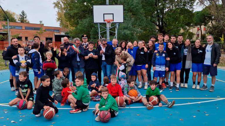 Faenza, il Parco Azzurro restituito alla città dopo l’alluvione: “Un messaggio di speranza” VIDEO GALLERY Faenza, il Parco Azzurro restituito alla città dopo l’alluvione: “Un messaggio di speranza” VIDEO GALLERY